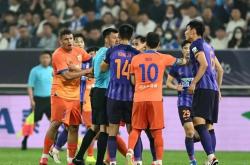 华体会体育-年轻球员出色表现，击败老牌劲旅