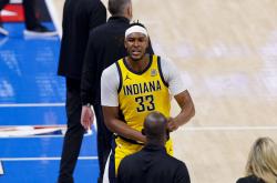 华体会体育赛事直播-鹈鹕惊险战胜活塞，保持不败