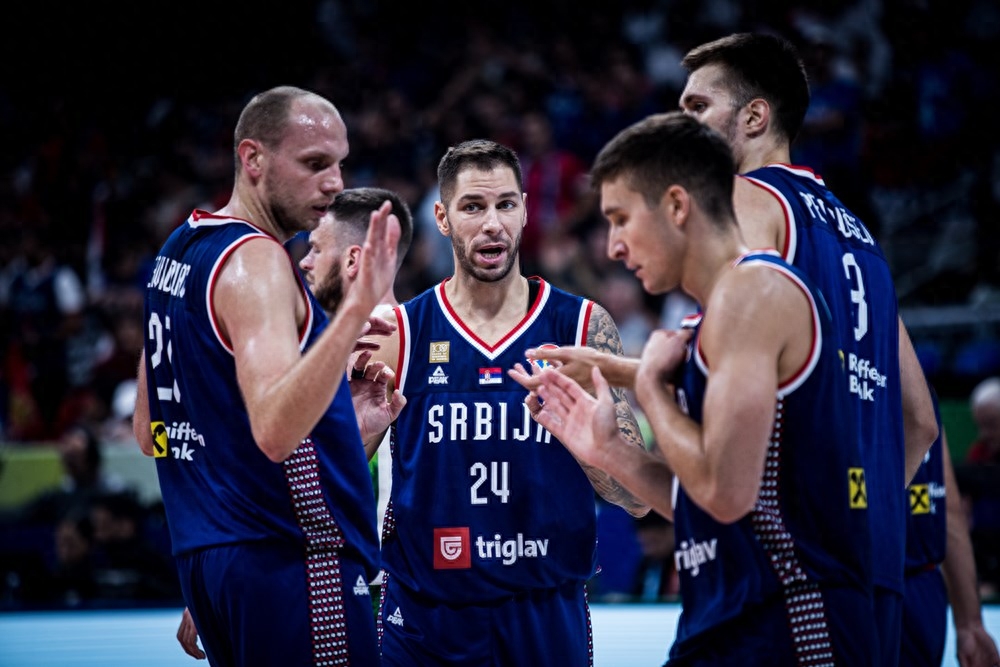 美国男篮力克加拿大杀入世界杯四强