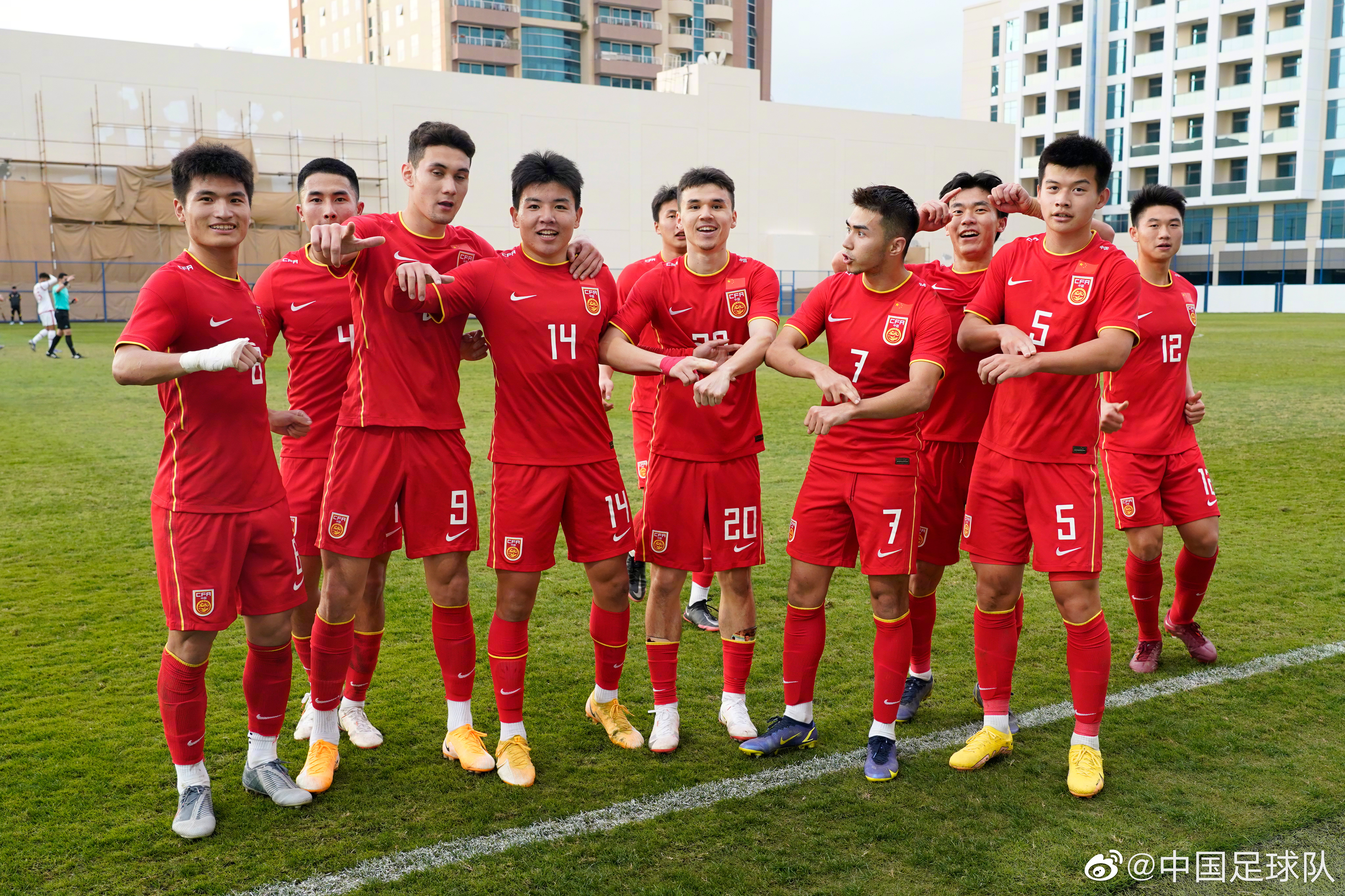 关于足球明星集结备战,冲刺冠军荣誉的信息 关于足球明星集结备战,冲刺冠军荣誉的信息