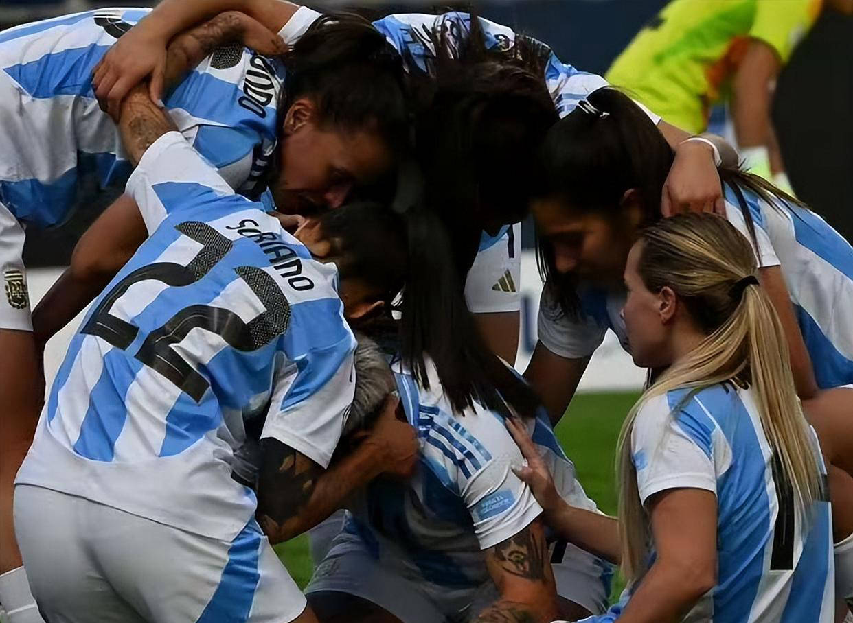 美洲球队备战南美洲杯,全力以赴迎接挑战 美洲球队备战南美洲杯,全力以赴迎接挑战