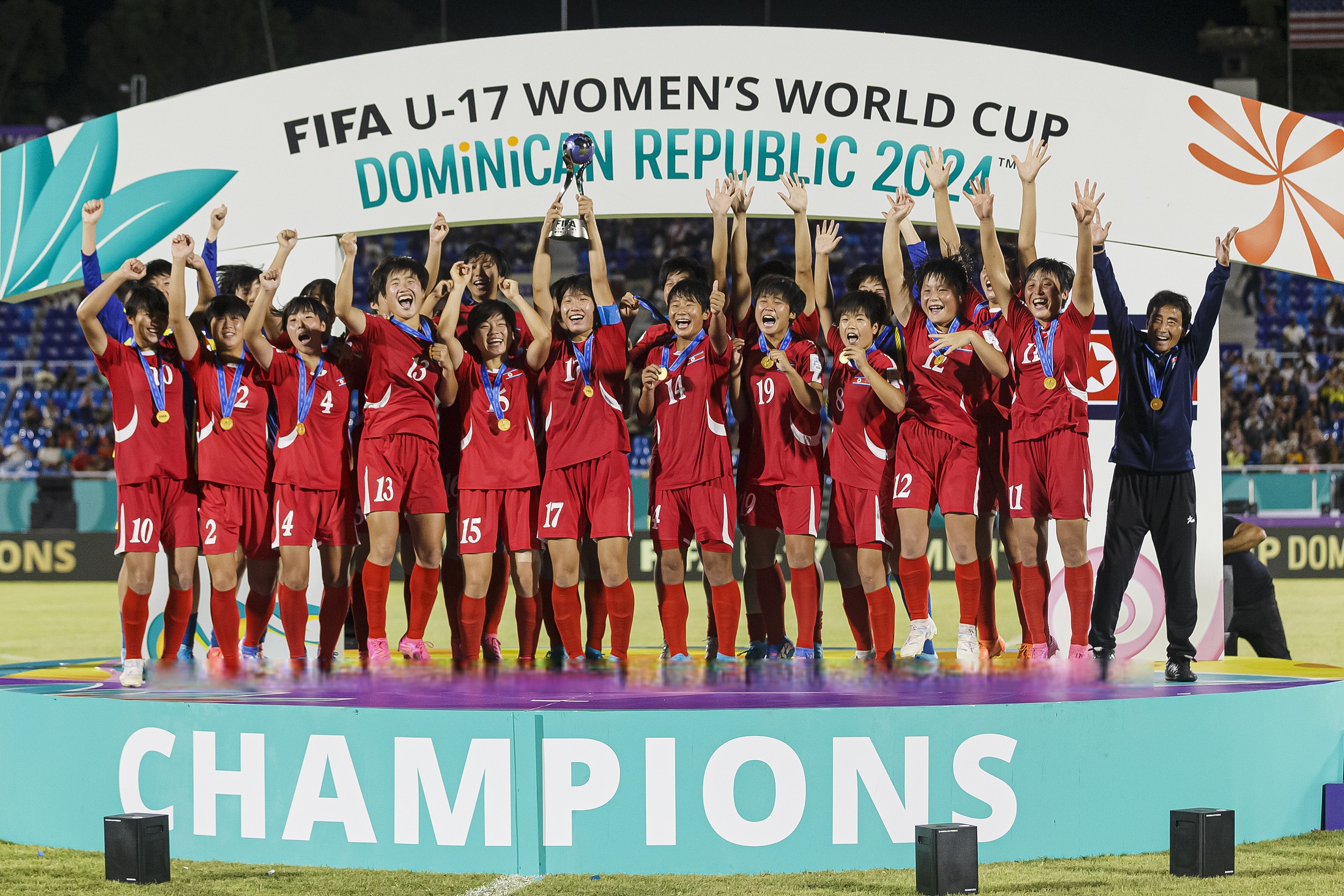 日本女足主场战胜荷兰晋级世界杯决赛