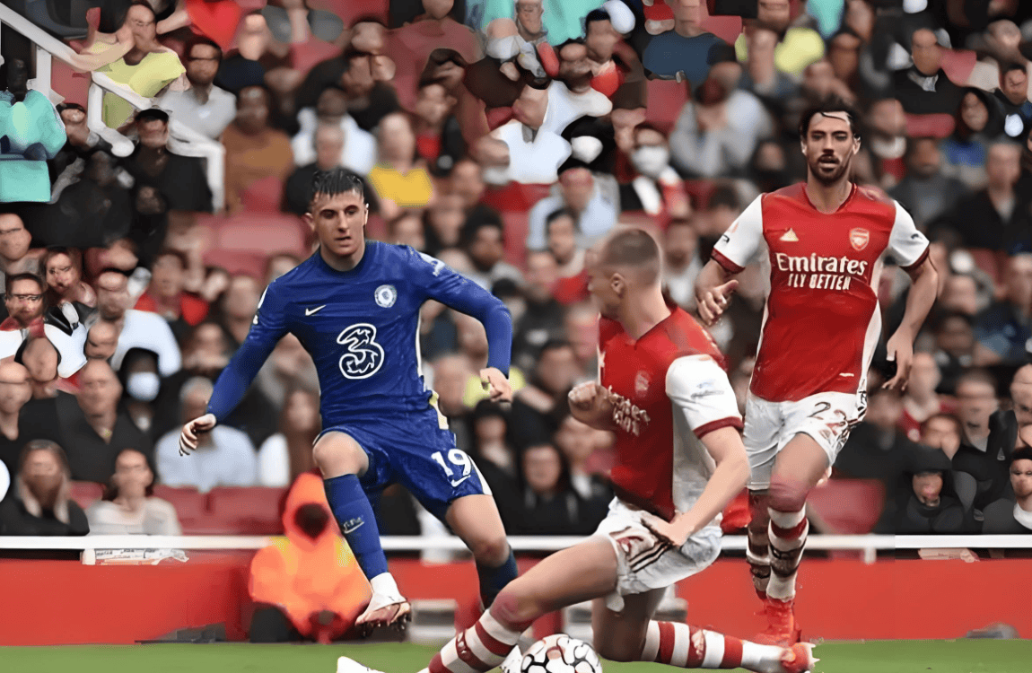 沙尔克豪取榜首，主场战胜汉诺威