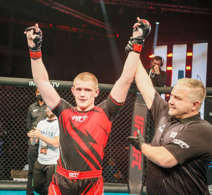 关于激烈格斗的比赛场面上演，神奇不断的信息