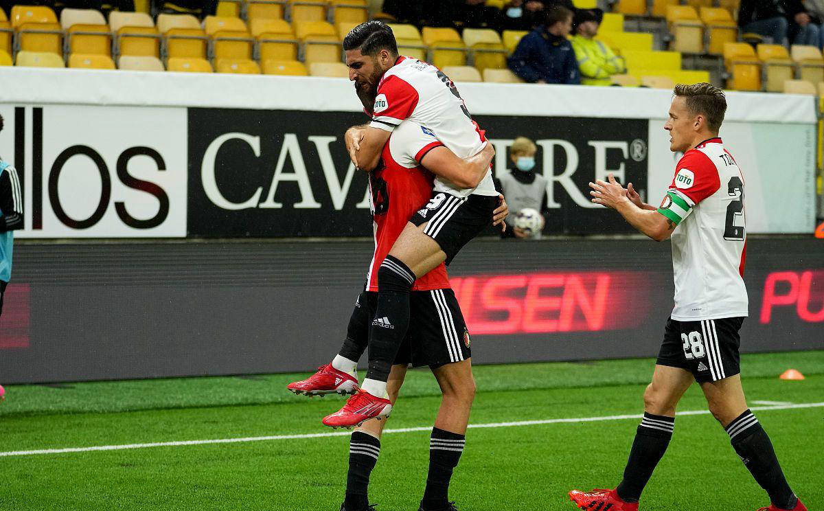 里尔客场逆转大胜戛尔迪尼斯，强势夺冠