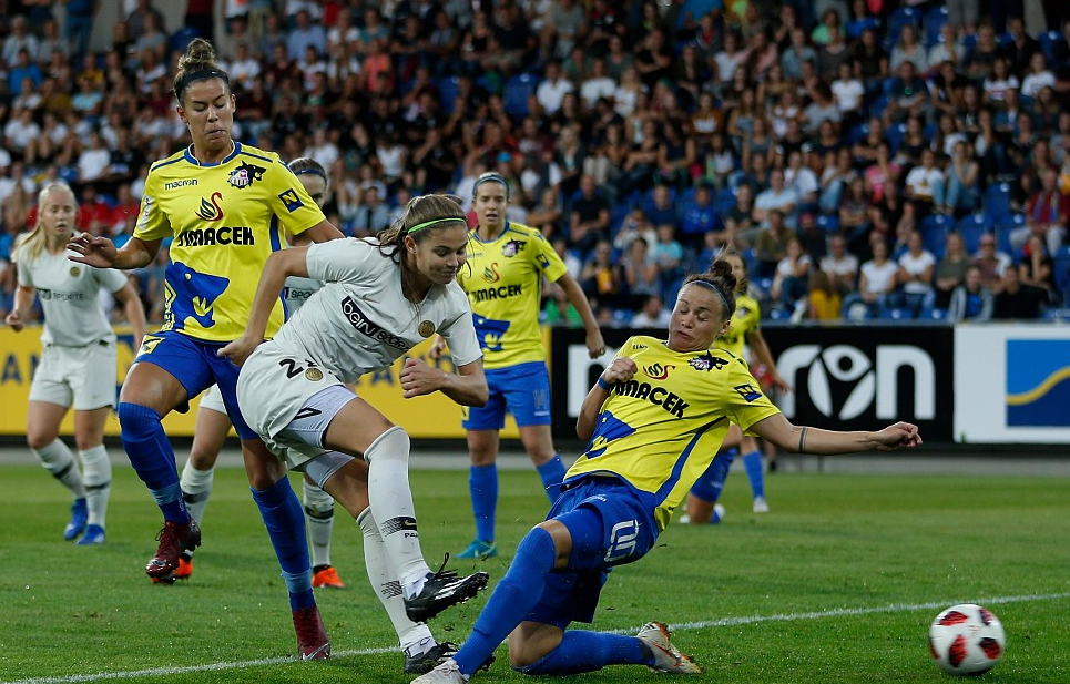 关于荷兰队表现惊艳,率先跻身欧冠淘汰赛的信息 关于荷兰队表现惊艳,率先跻身欧冠淘汰赛的信息