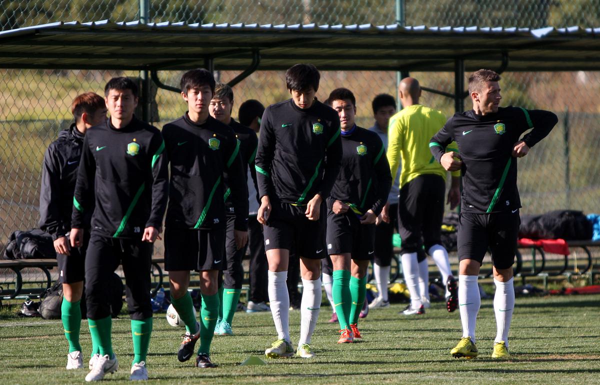 瑞士队实力十足晋级国际足球赛四强