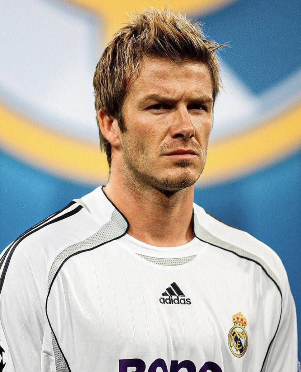 足球运动员的顶尖表现赢得赞誉 足球运动员的顶尖表现赢得赞誉