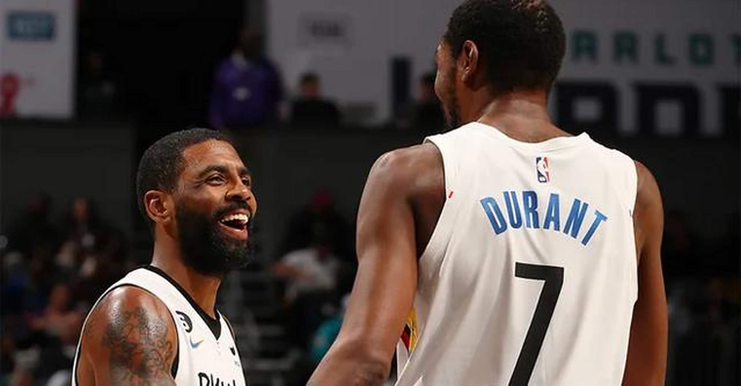 黄蜂主场战胜篮网，结束连败